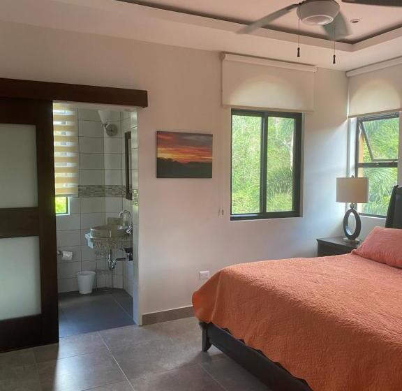 Casa Vistas Del Pacifico Bed & Breakfast