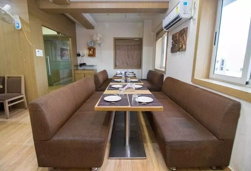 ホテル Nanda Comfort Inn