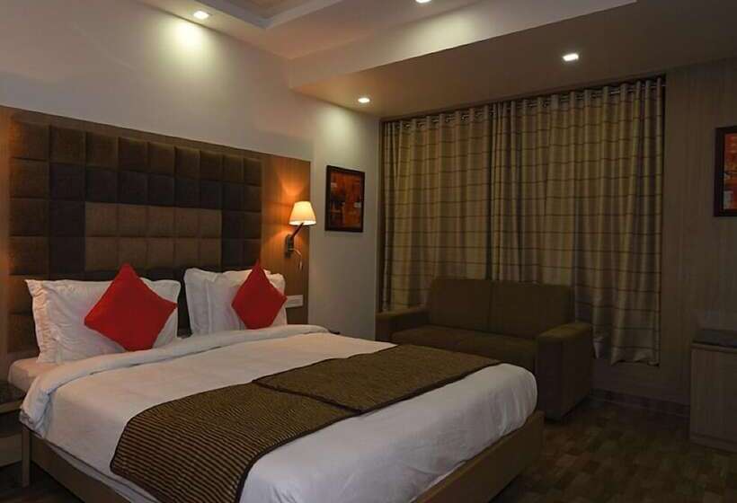 호텔 Nanda Comfort Inn