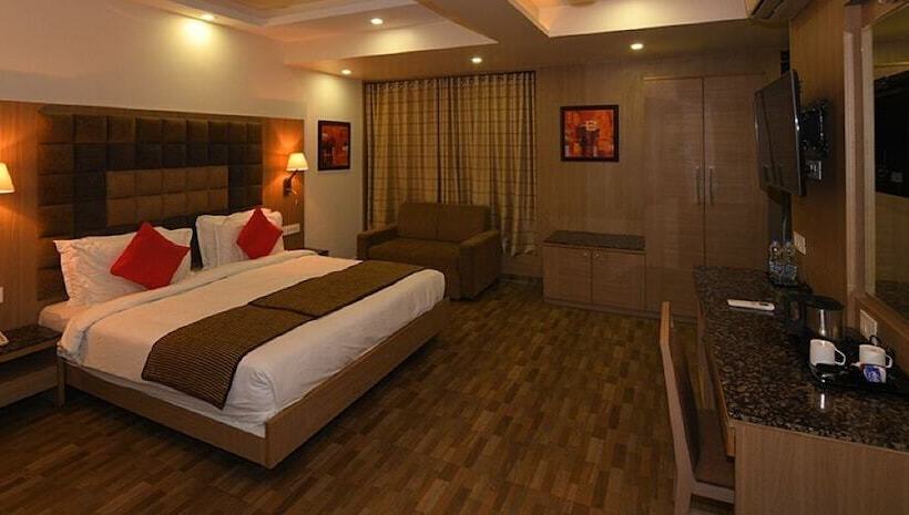 호텔 Nanda Comfort Inn