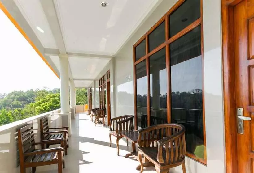 Hotelli Reddoorz Near Parangtritis Beach