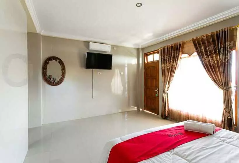 Hotelli Reddoorz Near Parangtritis Beach
