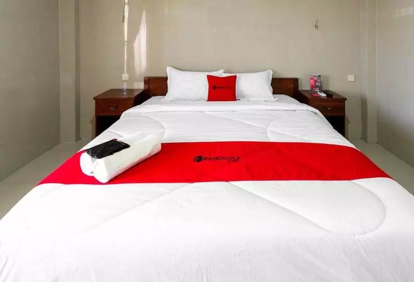 Hotelli Reddoorz Near Parangtritis Beach