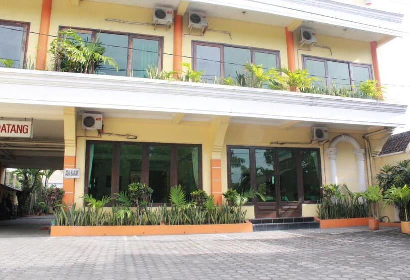 בית מלון כפרי Ronggolawe