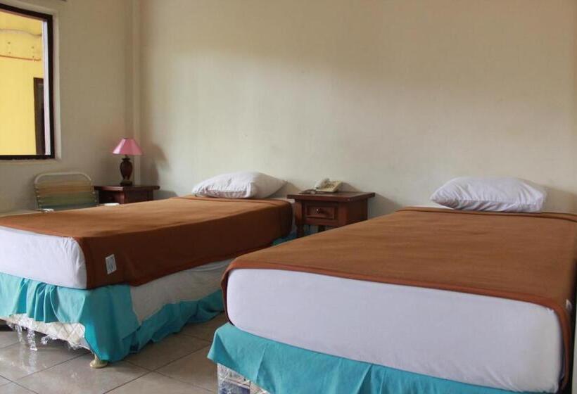 בית מלון כפרי Ronggolawe