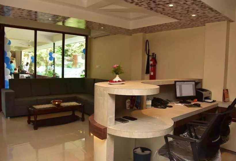 هتل Serene Palace