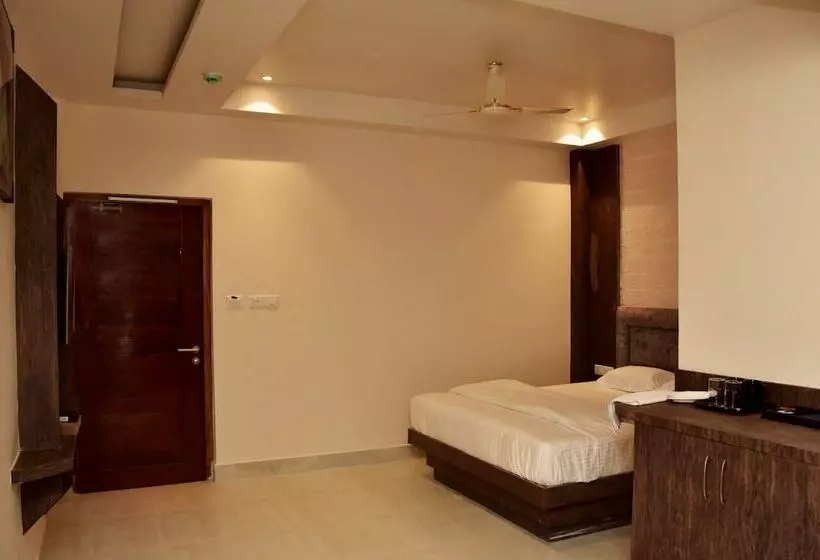 هتل Serene Palace