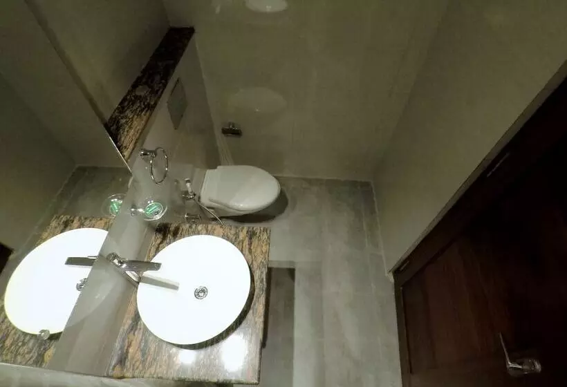 هتل Serene Palace