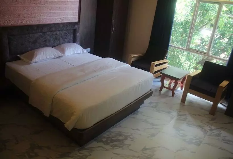 هتل Serene Palace