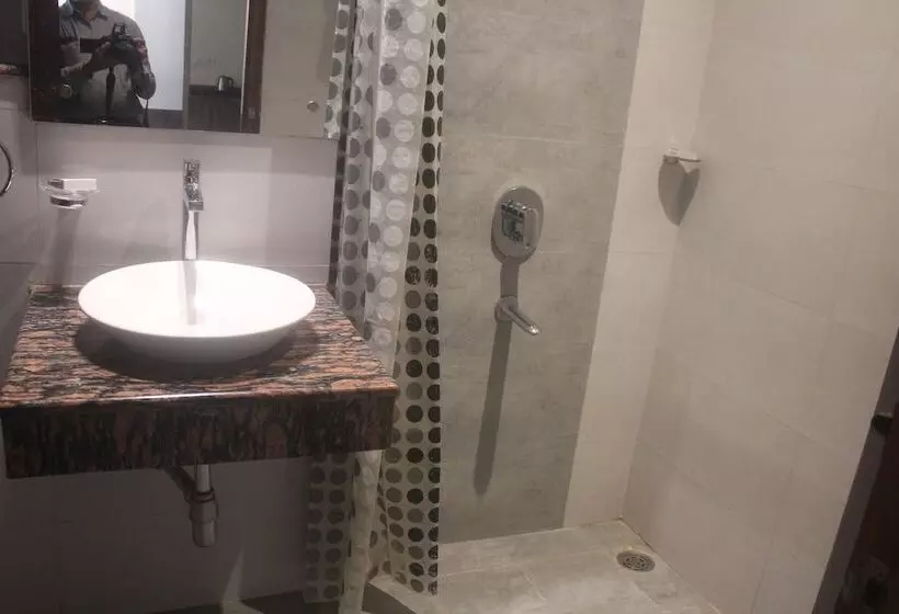 هتل Serene Palace