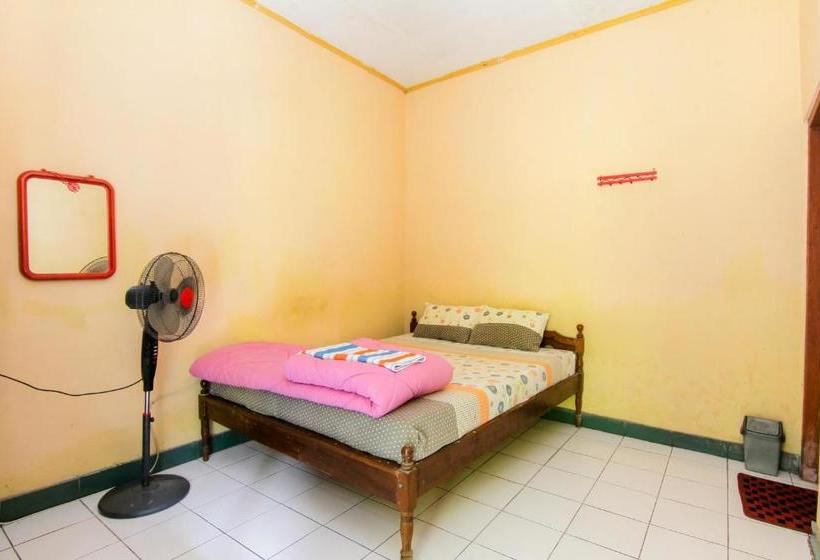 بنسيون Losmen Melati