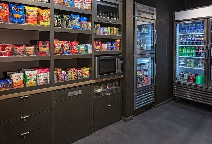 Отель Courtyard Cincinnati Mason