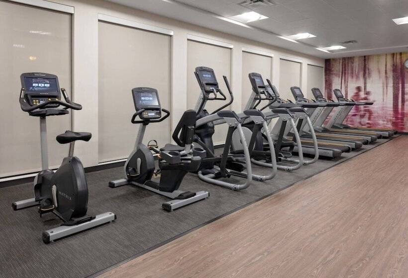 Отель Courtyard Cincinnati Mason