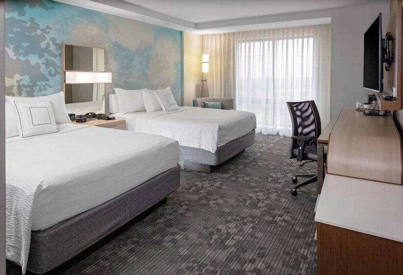 Отель Courtyard Cincinnati Mason