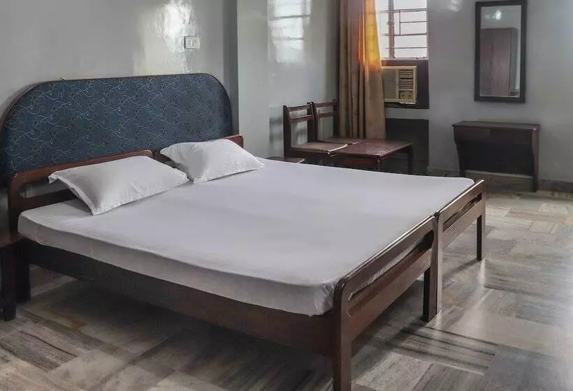 Spot On 49477 Hotel Galaxy