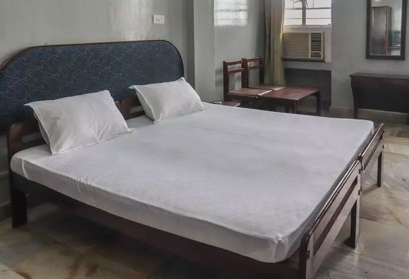 Spot On 49477 Hotel Galaxy