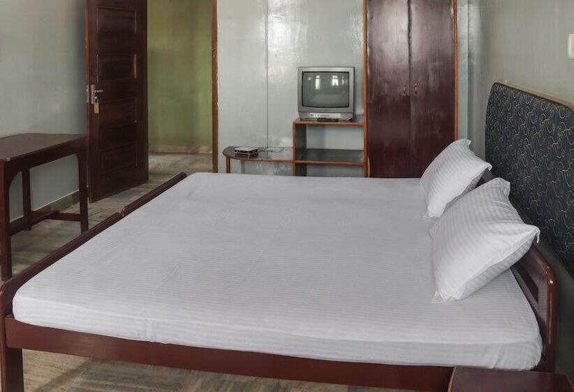 Spot On 49477 Hotel Galaxy