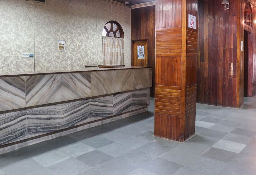 Spot On 49477 Hotel Galaxy