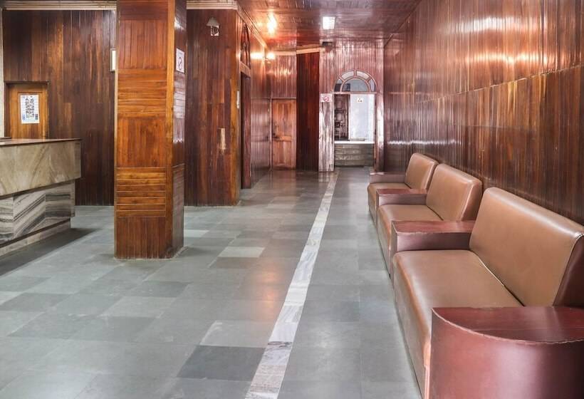 Spot On 49477 Hotel Galaxy