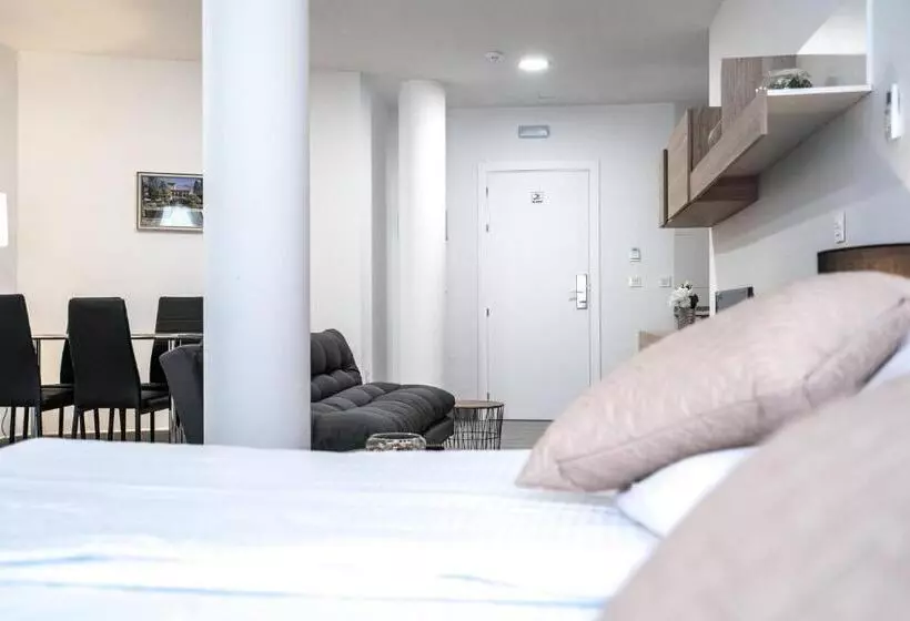 Apartamentos La Laguna