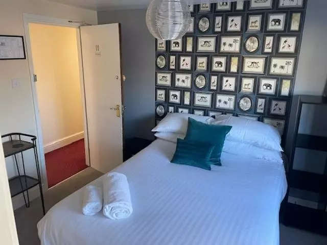 Hotelli Chequers Country Inn