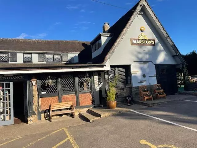 Hotelli Chequers Country Inn