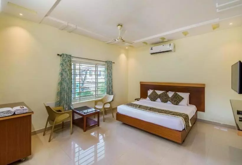 Hotelli Shubh Lotus Park