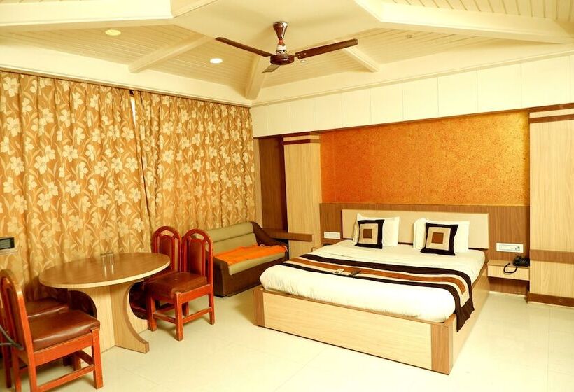 בית מלון כפרי The City Palace Dwarka