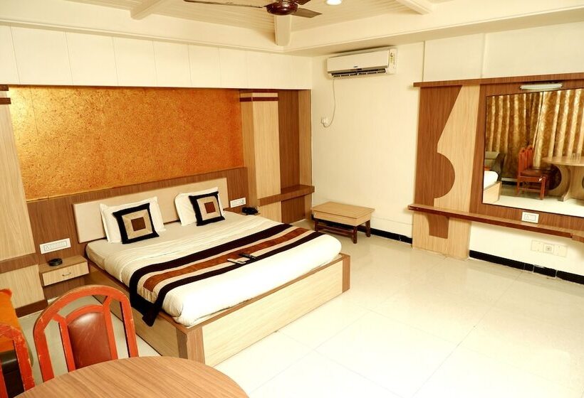 בית מלון כפרי The City Palace Dwarka