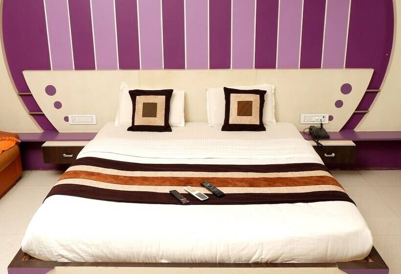 בית מלון כפרי The City Palace Dwarka