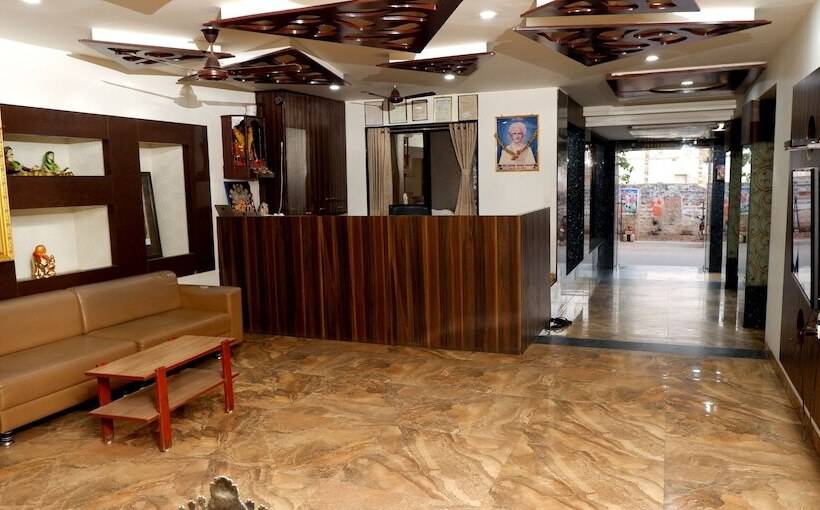 בית מלון כפרי The City Palace Dwarka