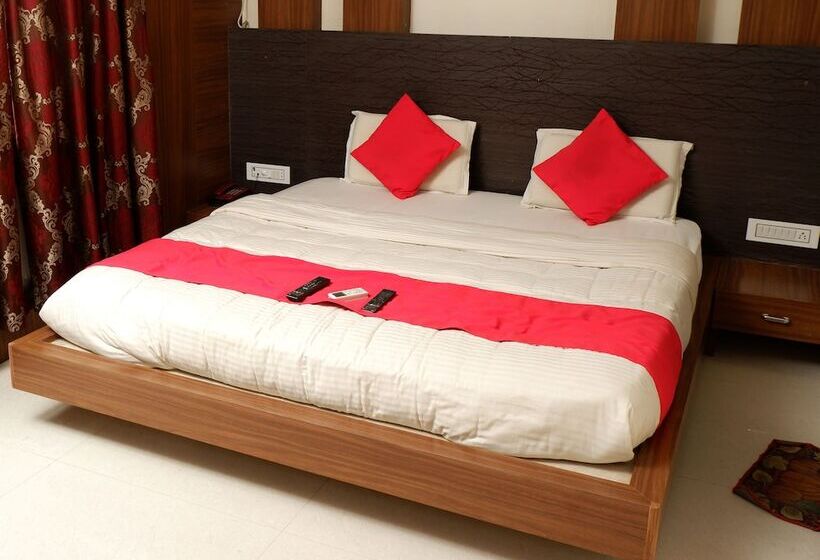 בית מלון כפרי The City Palace Dwarka