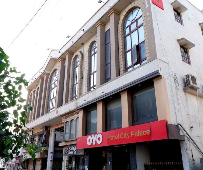 בית מלון כפרי The City Palace Dwarka