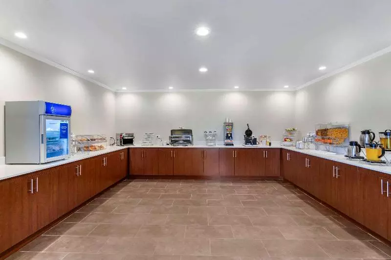 ホテル Comfort Inn & Suites