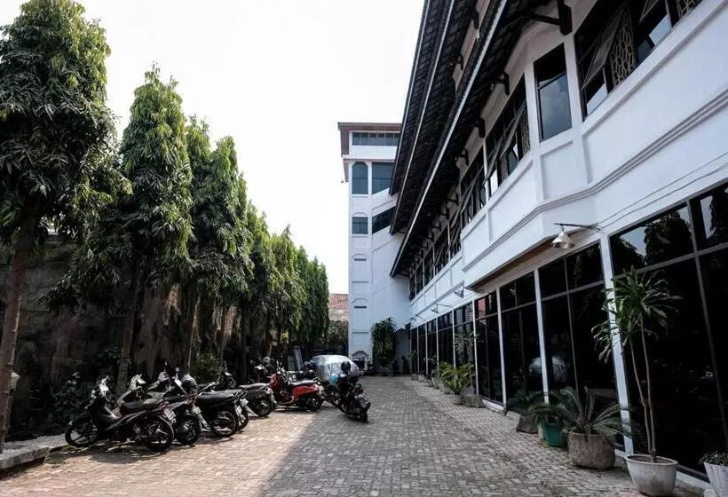 هتل Reddoorz @ Cempaka Putih Jambi