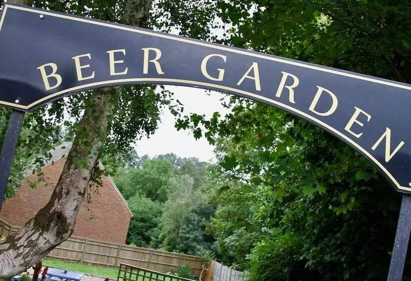 Hotelli Chequers Inn