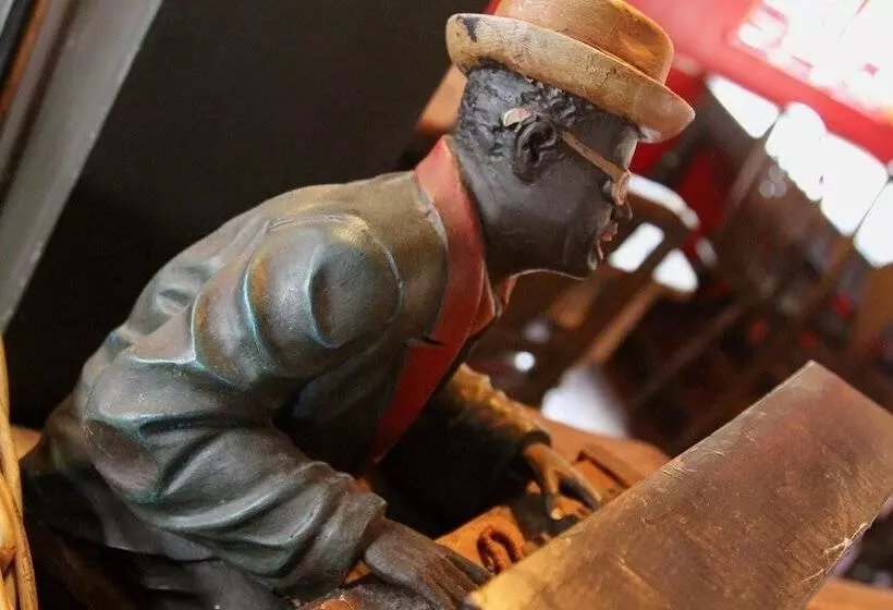 Hotelli Chequers Inn