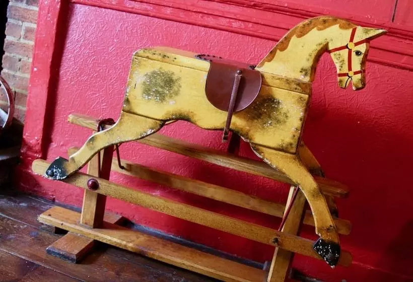 Hotelli Chequers Inn