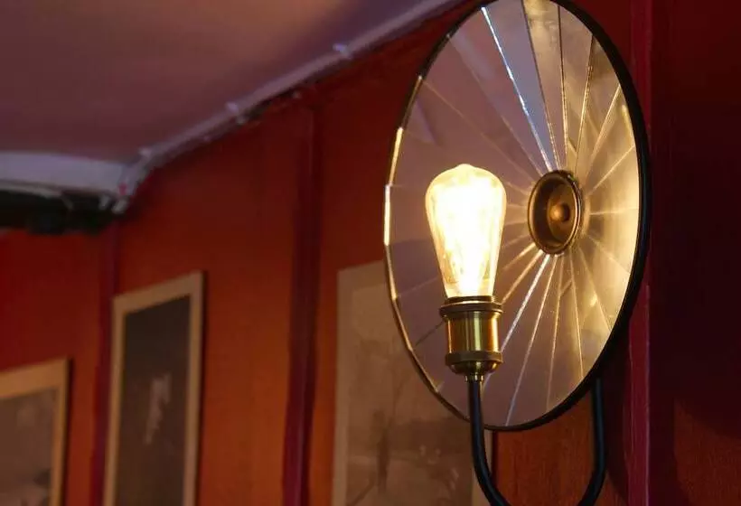 Hotelli Chequers Inn