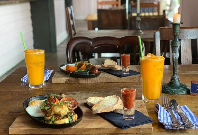 فندق Chequers Inn