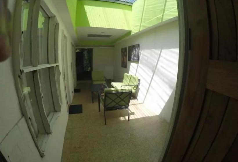 هاستل Esterillos Oeste Beach House Hostal