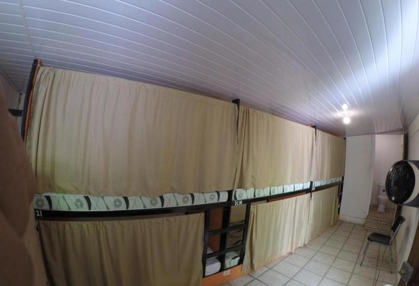 호스텔 Esterillos Oeste Beach House Hostal