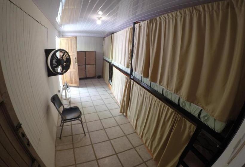 호스텔 Esterillos Oeste Beach House Hostal