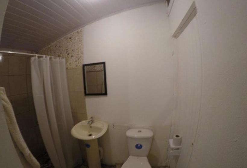 호스텔 Esterillos Oeste Beach House Hostal