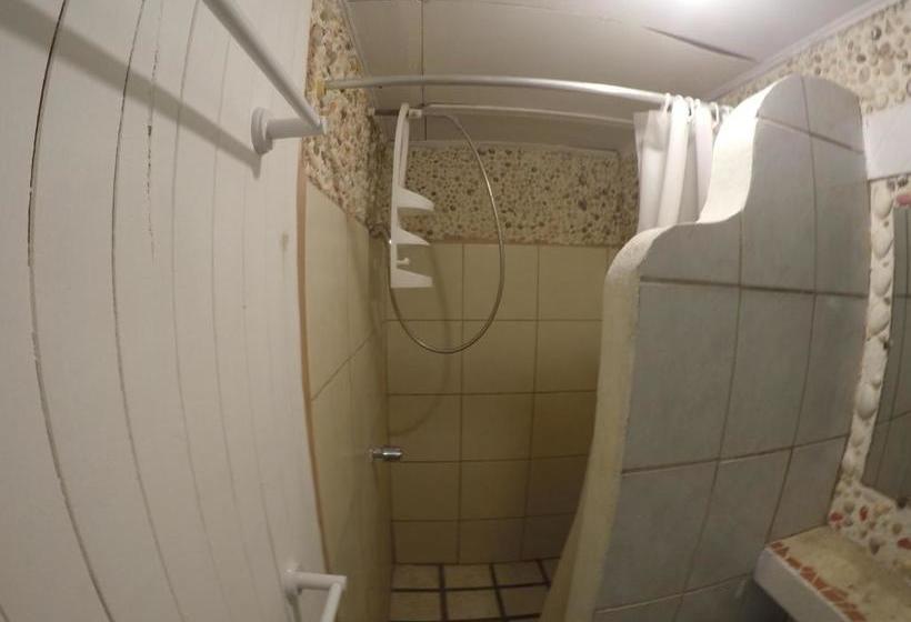 호스텔 Esterillos Oeste Beach House Hostal