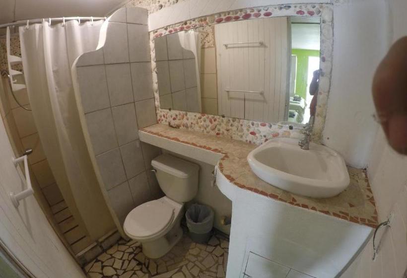 호스텔 Esterillos Oeste Beach House Hostal