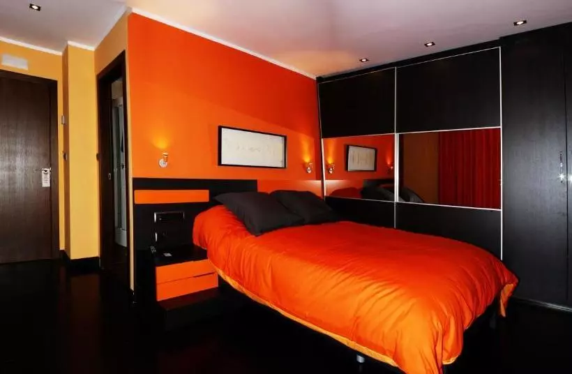 هتل Hostería Loft Boñar