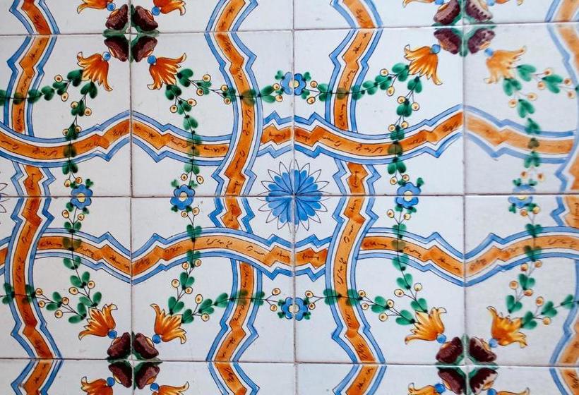 פנסיון Ad Astra