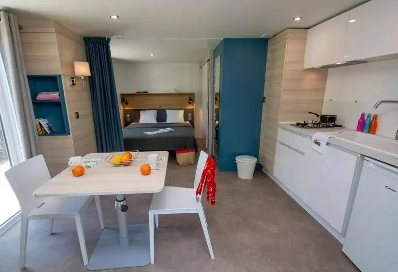 ホテル Camping Les Hautes Prairies