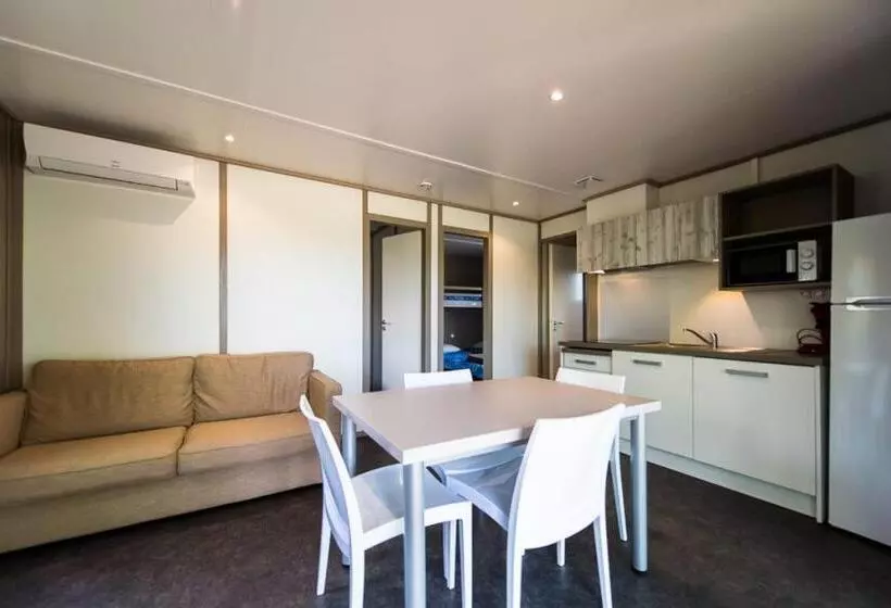 ホテル Camping Les Hautes Prairies